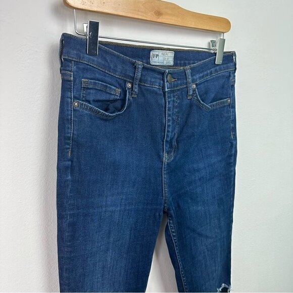 FREE People  High Rise Busted Knee Distressed Skinny Jeans Size 29 - Picture 4 of 5